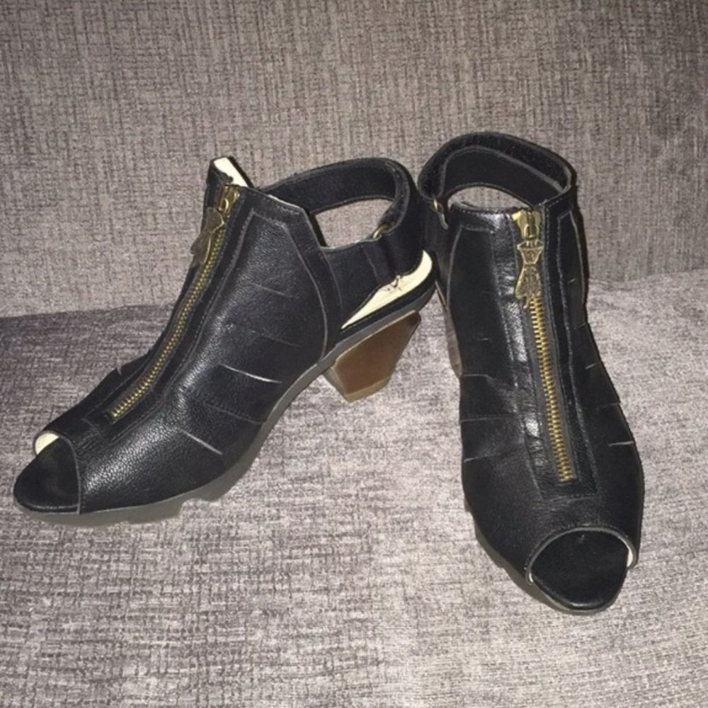 FLY LONDON Elegant Black Peep-Toe Heels size 37
